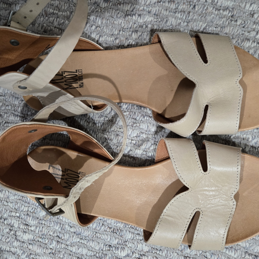 Women's Cream Sandals